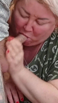 Cum in Stepmom's Mouth After Jerking off and Blowjob