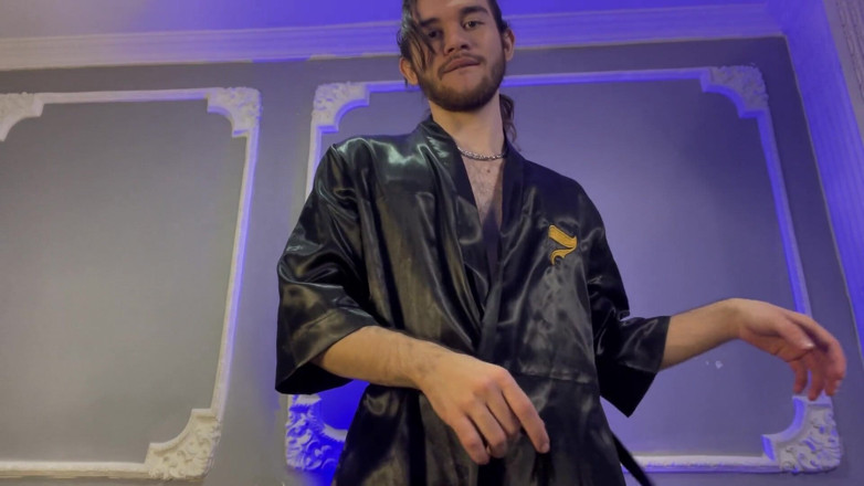 FreyrVik: 私は静かに始めますが、息を切らして身に着けます