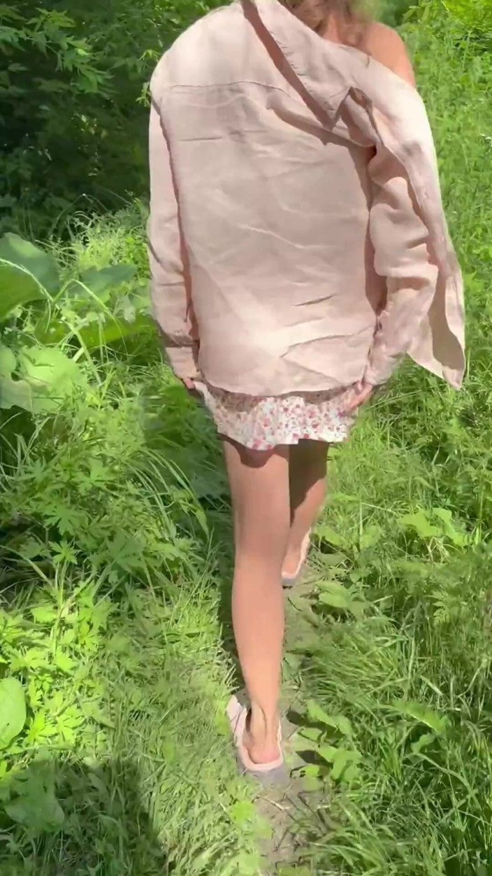 Sonya Pretty: 알몸의 아름다운 소녀