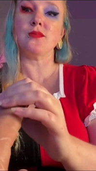 Harley Quinn face labă