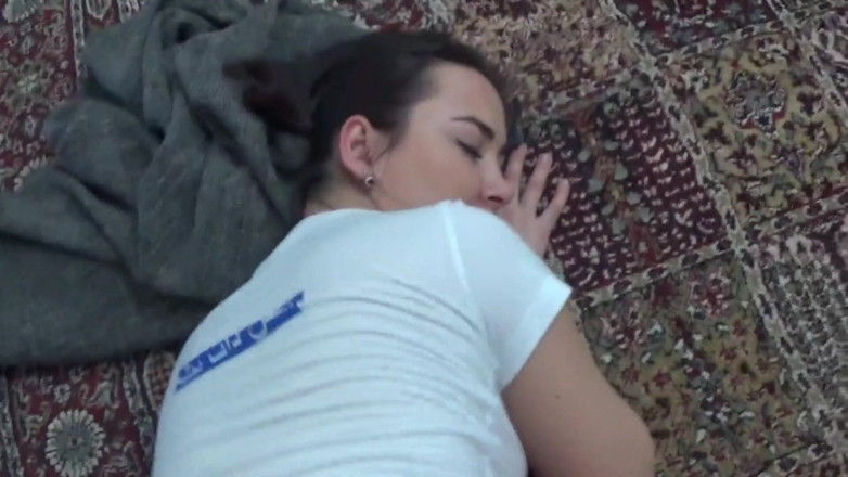 Amateur Homemade Porn: Büyük götlü İranlı üvey anne 18 yaşındaki üvey oğlu tarafından sikiliyor