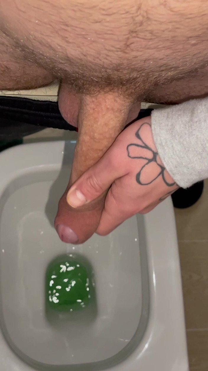 Harry_Jen: Fetish kencing dari harry