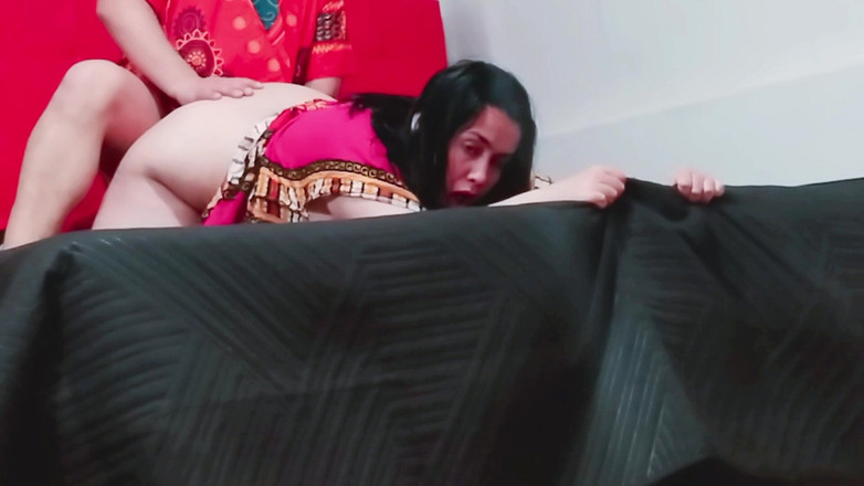 BBW Kelly Mom: Hintli Üvey Annemi Dört Ayak Üstünde Sikiyorum