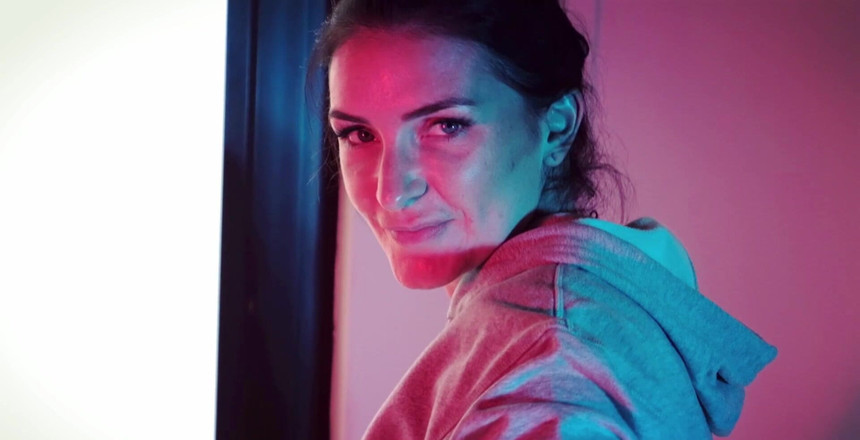 Adreena Winters: Banqueteie seus olhos nesta promoção incrível com ninguém menos que...