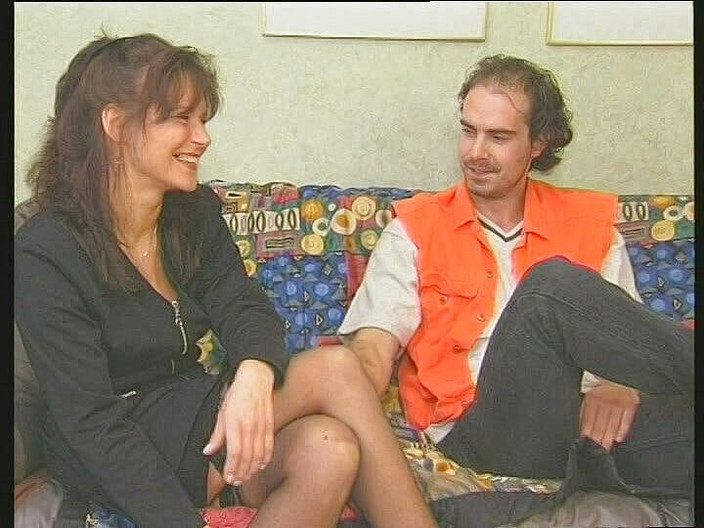 German Teen Hookers: Ayah tiri remaja selingkuh dengan ibu tiri sahabat