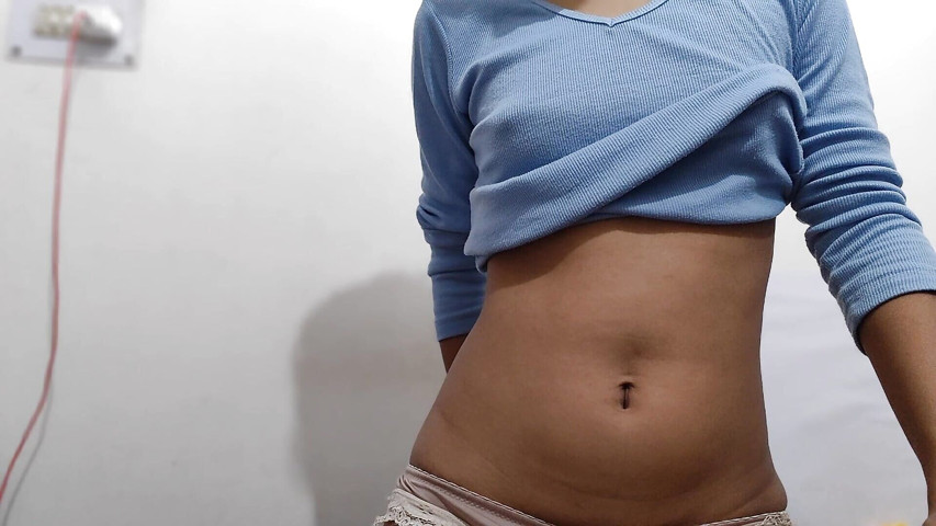 Mastrubasi in School Bathrooms (Hot horny girl)