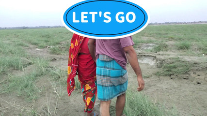 Sabina244: Kırmızı sari içindeki ev hanımı keçisi için gidiyor ve Bangladeşli...