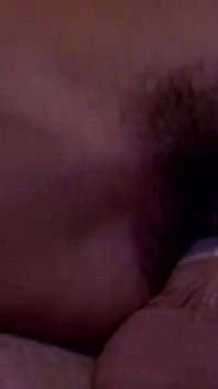 Encaracolada madura milf leva anal profundo e facial