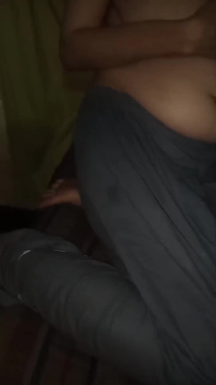 SHAKRATASNEEM: Evde seksi çok sevimli sikişiyor