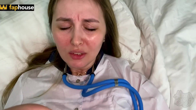 Alina Rai: Pesakit klinik swasta mengongkek jururawat yang sudah berkahwin dalam pepek...