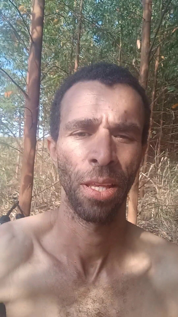 osmar1221: Menunjukkan zakar keras saya untuk seluruh dunia untuk melihat