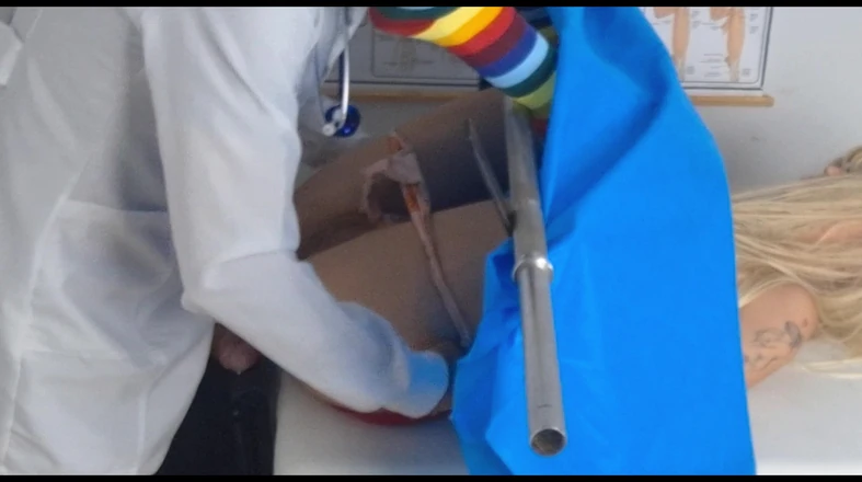 ksalnovinhos: Bác sĩ phụ khoa không thể chống lại âm đạo của bệnh...