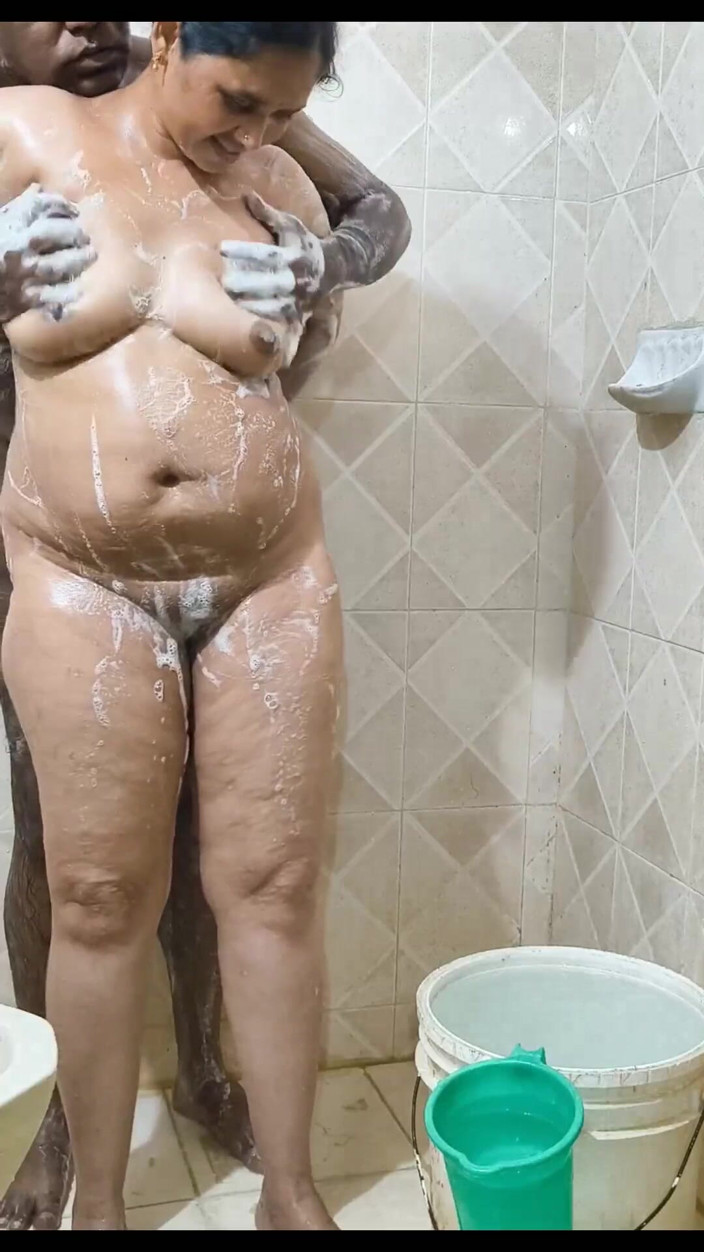 Sexy sindu: Bhabhi sex complet nud în baie