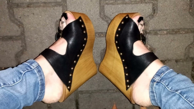 Heelex: Crossdresser Shows off Her Beautiful Feet in High Heel Wedges...