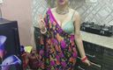 Saara Bhabhi: Indiancă bhabhi desi infidelă cu soțul și futai de la cumnat...