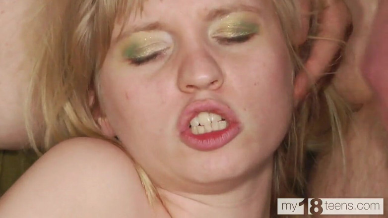 My 18 Teens: MY18TEENS - Menina Lisa adora sexo em grupo com suas amigas...