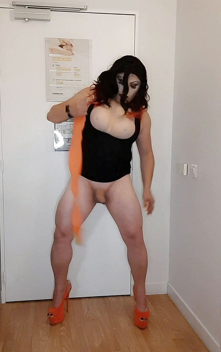 Elisakiom: La sexy milf latina travestito sborra per te