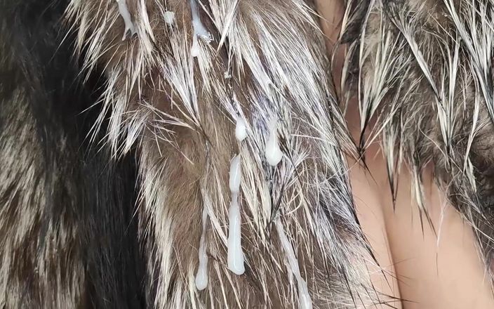 Princess18_: Mantel bulu basah, muncrat dua kali di mantel bulu
