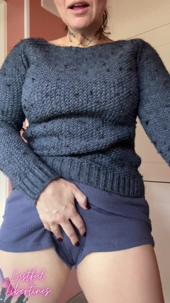 Lustful Libertines: Desespero- Shorts Molhando