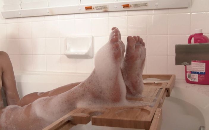 Sinful Feet: Channy Crossfire Cleans Her Dirty Wrinkled Feet in Bubble Bath