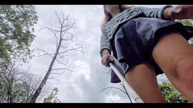 Juli Smith Meow: 私はワルクに行こうと思い、いつものようにパンティを履くのを忘れてしまいました