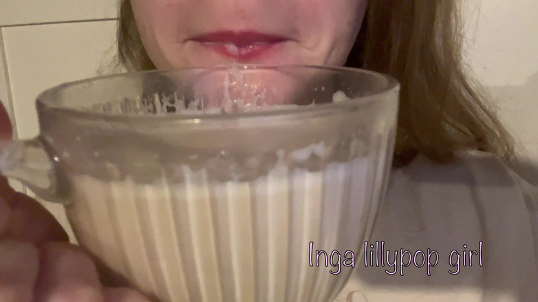 Inga lillypop girl: Cho tôi một ít sữa!