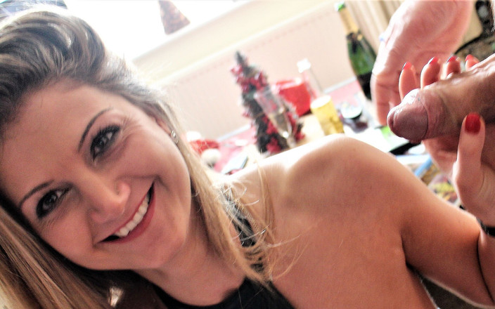 Red Heaven Media: 그녀는 쓰리섬을 사랑해!