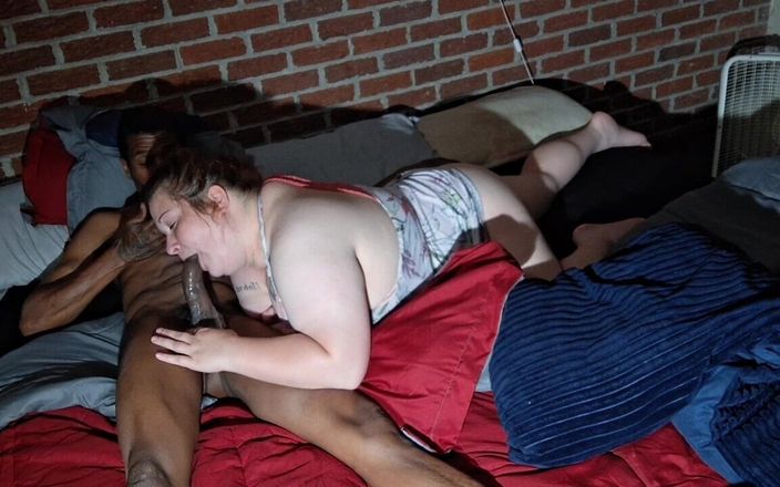 Sloppylynn: Sciatta lynn succhia il cazzo con una passione