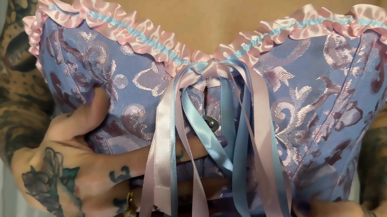 Miss Morticia: Equilibrar o fetiche