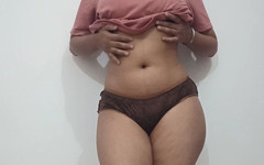 The_gmx: Sana si gadis muslim india lagi asik fingering memeknya sambil...