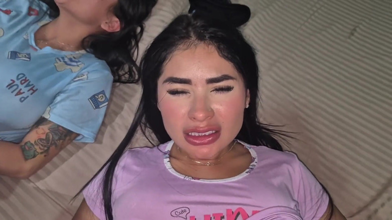 AlejandraPalacios: Malam film berujung liar di kamar tetangga