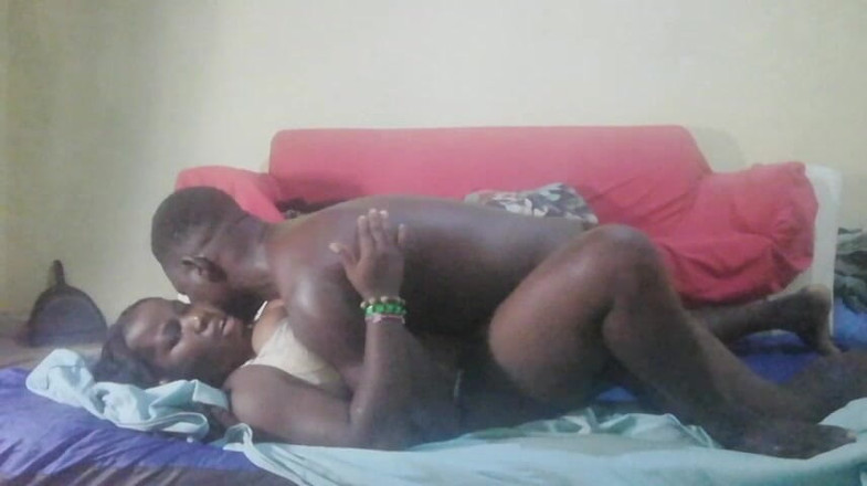 Pornsexlive: Suri rumah curang berkongkek dengan jiran