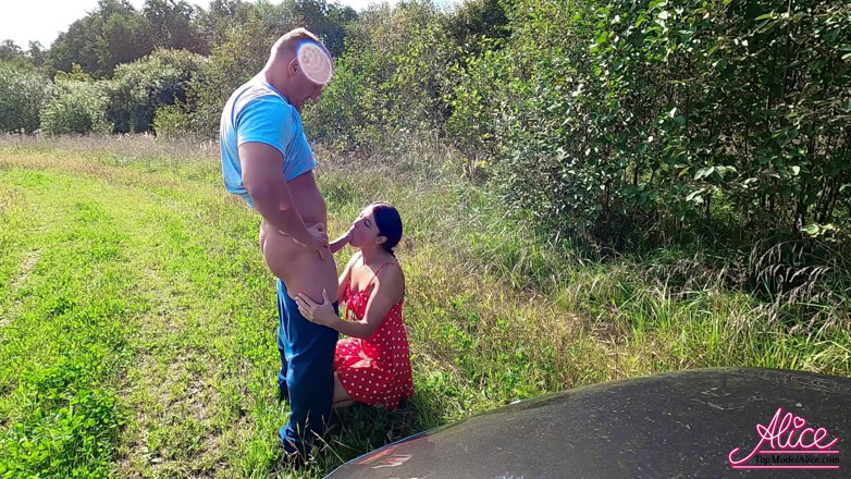 Alice KellyXXX: Istri selingkuh ngentot di luar ruangan dengan sopir suami dan...