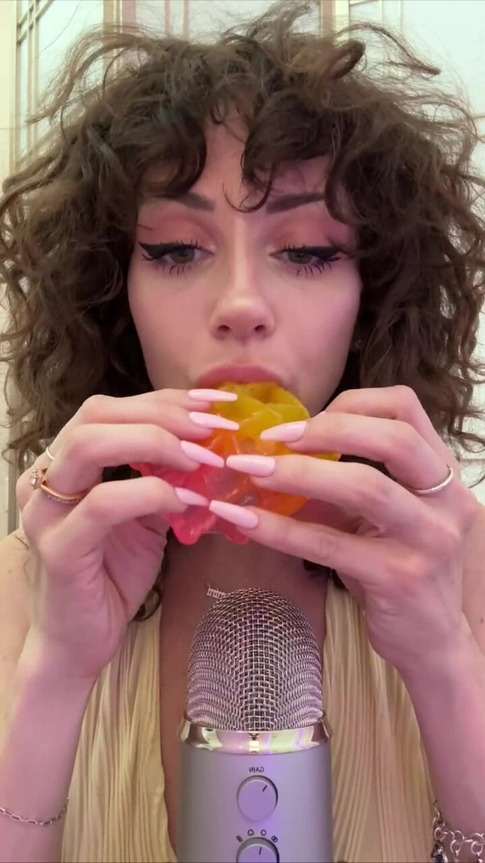 SavvyStar: Comiendo y chupando asmr