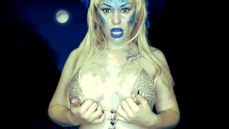 Goddess Misha Goldy: Une sirène cruelle te terrifiera et avalera vivante