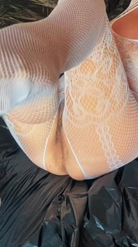 Una donna con una figa peliosa. Parte 1.