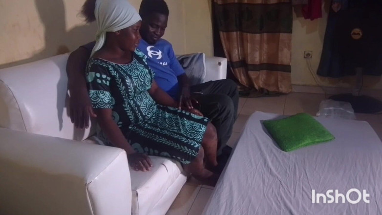 Pornsexlive: Můj spolupronajímatel mě v noci šukal