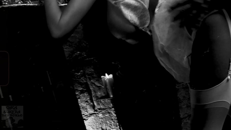 Chica Suicida DVD: Грудасту брюнетку в сексуальній нижній білизні трахав збоченець-священик