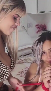Domme arkadaşım beni köle yaptı ve buna'mı tamamen kırmızı bıraktı