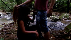 Novinha Insaciavel: Mladá dívka platí kouření