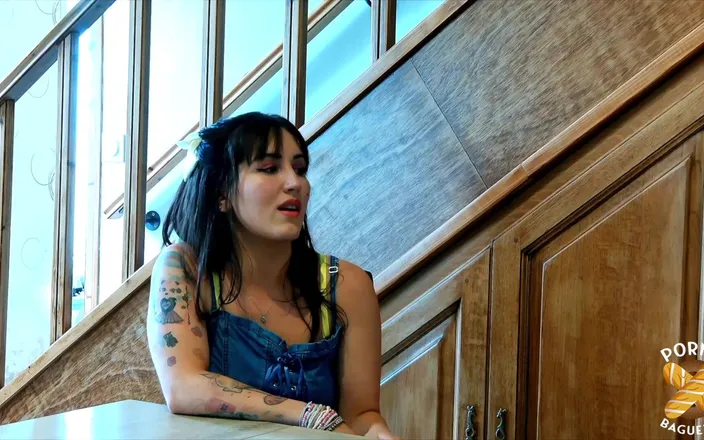Porno Baguette: Tutty, Real Bombshell, Loves Eating Cocks