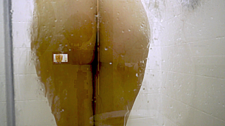 VickyVixen: Shower Tits