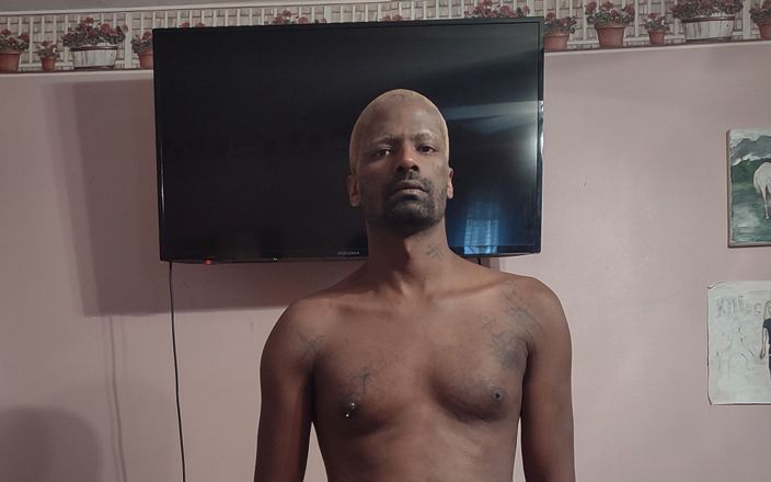 Marcus Shakur: Masturbare în baie