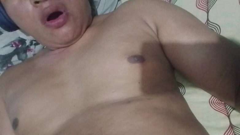 Willthornner: Arătând penisul gros de 18 cm