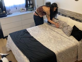 Pretty princess: Buttcrack Making My Bed