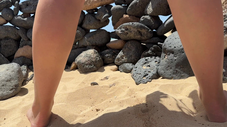 Emma Voyeur: Dívka Nechčije Žádné Kalhotky Na Veřejné Pláži