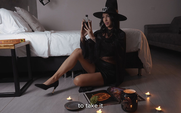 ASHLEYHAROLDSW: Latina Häxa Blir Knullad Av En Främling På Halloween Natt