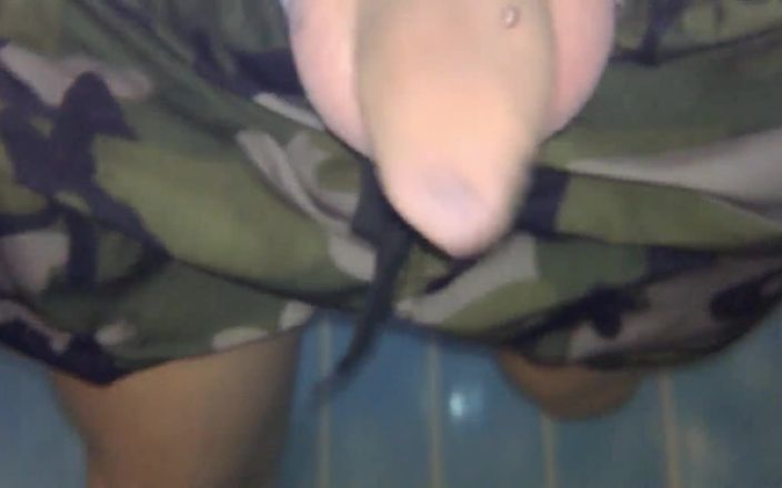 Idmir Sugary: Twink Tries Hydromassage Nozzle on His Uncut Cock in Pool...