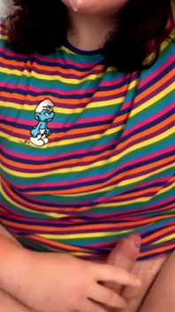 Une jolie trans latina aime se masturber en solo