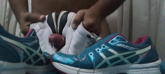 Sneakerfetish_BR: Sneaker fuck and cum on asics